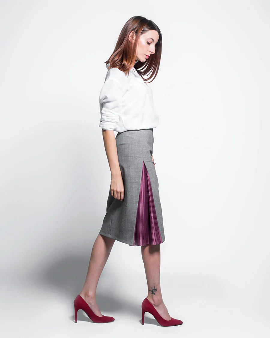 Classic Skirt With Pleated Detail