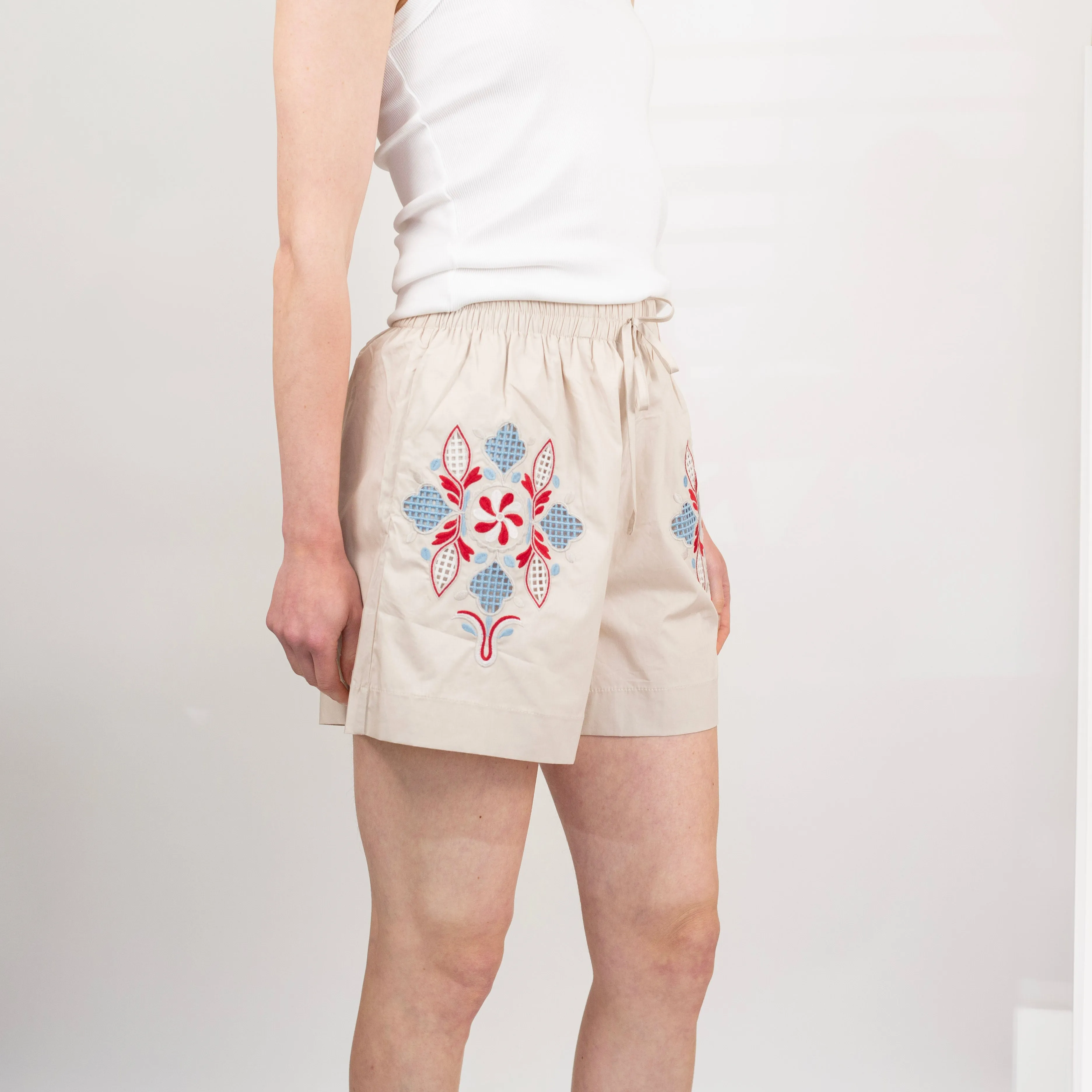 Lara Embroidered Short