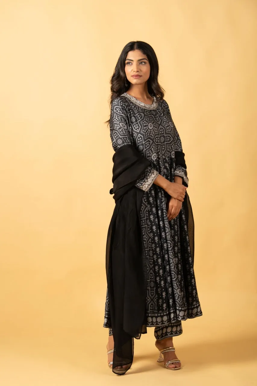 Nargis Set