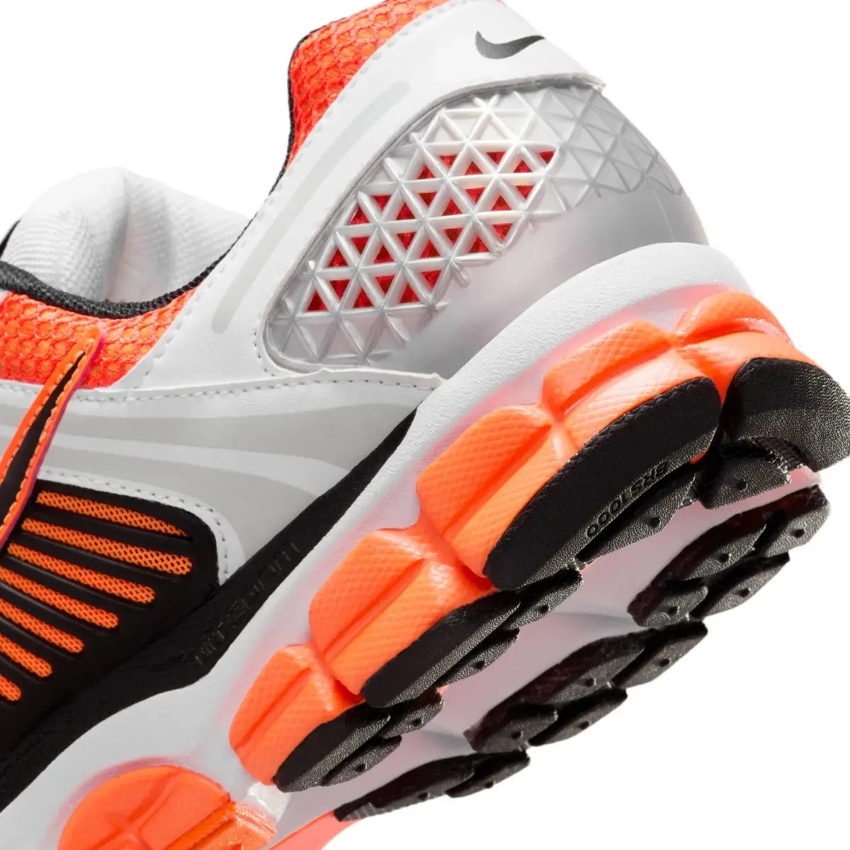 Nike Men's Zoom Vomero 5 Total Orange/White/Metallic Platinum/Black