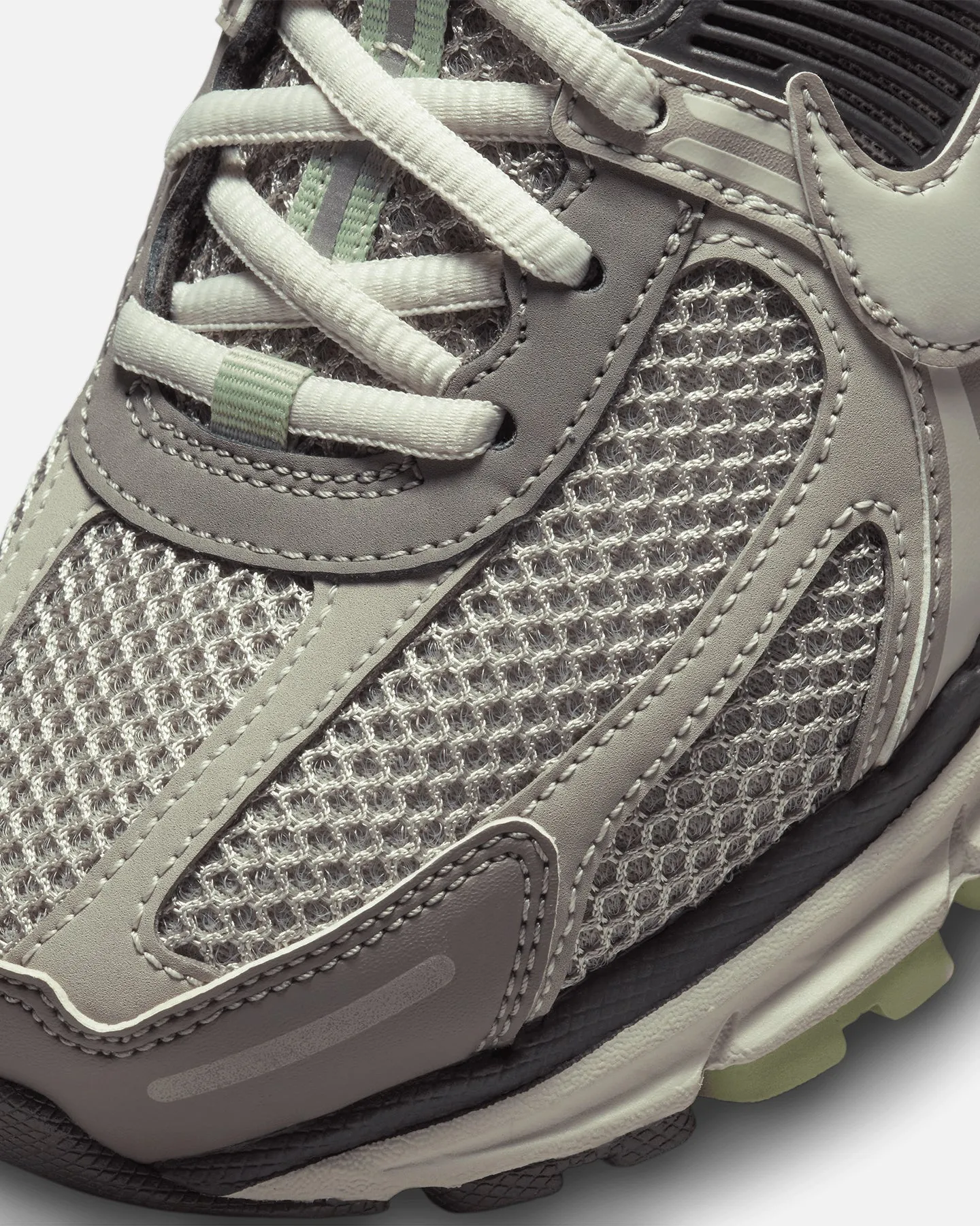 Nike Women's Zoom Vomero 5 Cobblestone/Light Bone