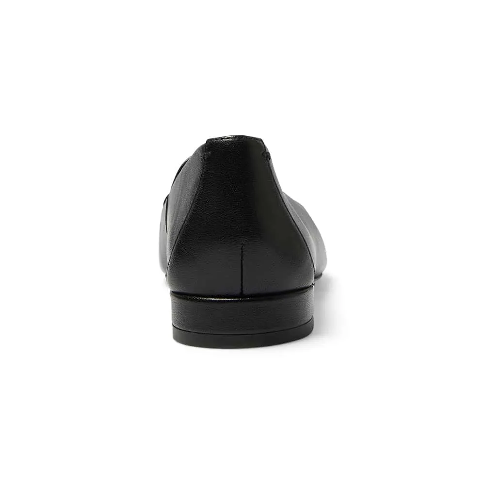 Raven Loafer in Black Leather