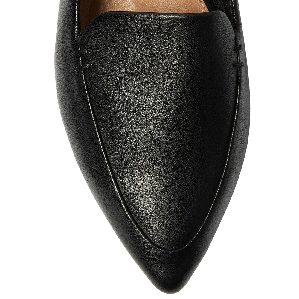 Raven Loafer in Black Leather