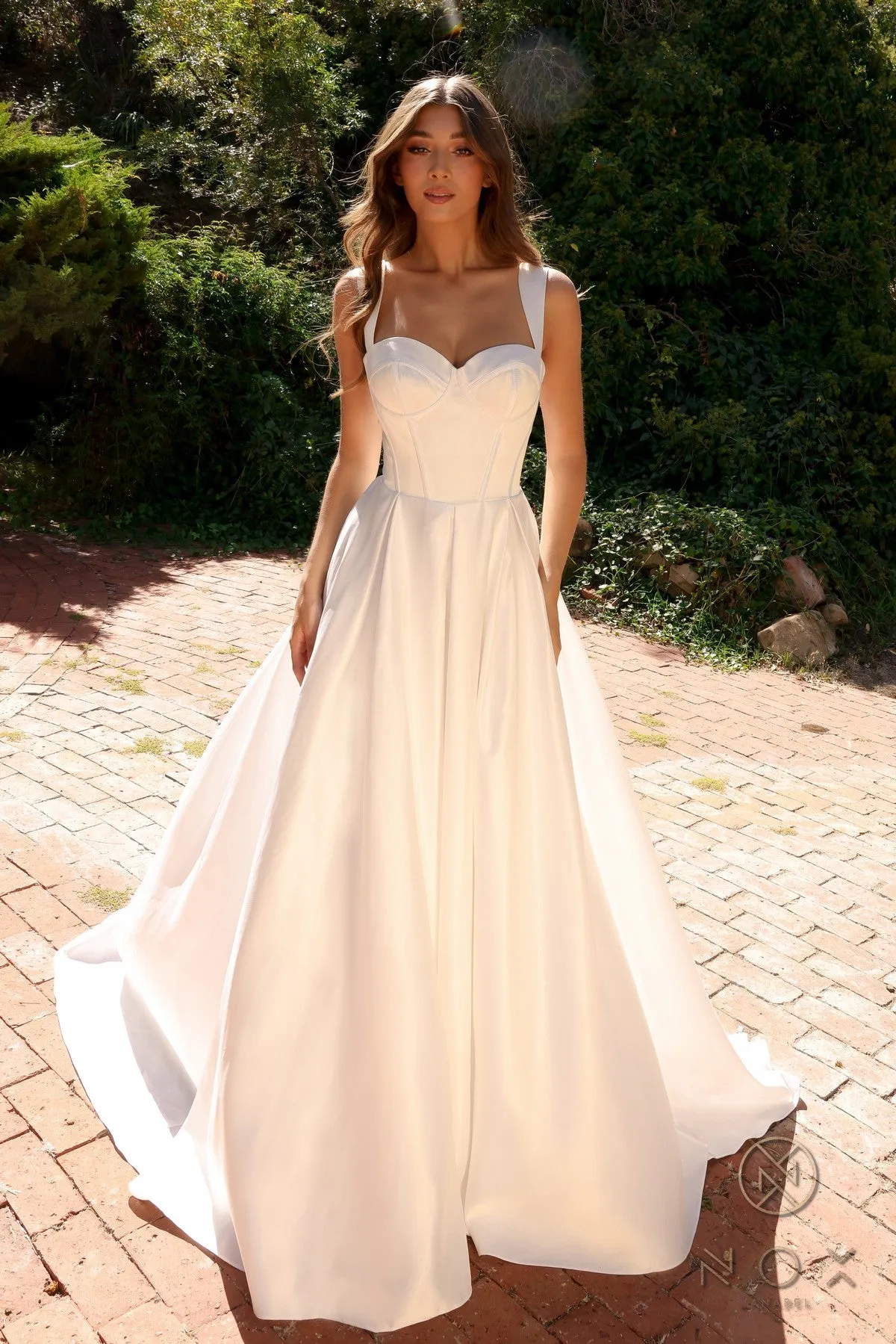 Sleeveless Corset Wedding Ball Gown_JW981